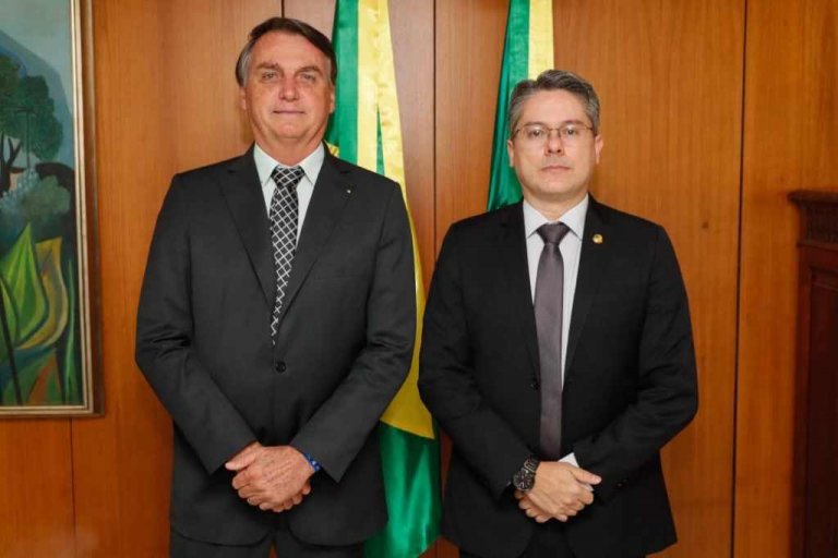 BR-101: Bolsonaro promete conclusão a Alessandro - NE Notícias