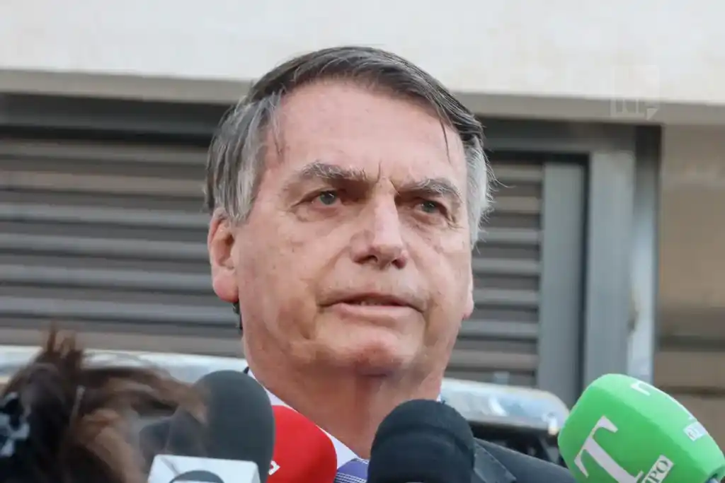 PF liga Bolsonaro a esquema para desviar mais de R$ 6,8 milhões