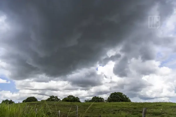 Céu nublado, chuvas fracas e ventos moderados em Sergipe