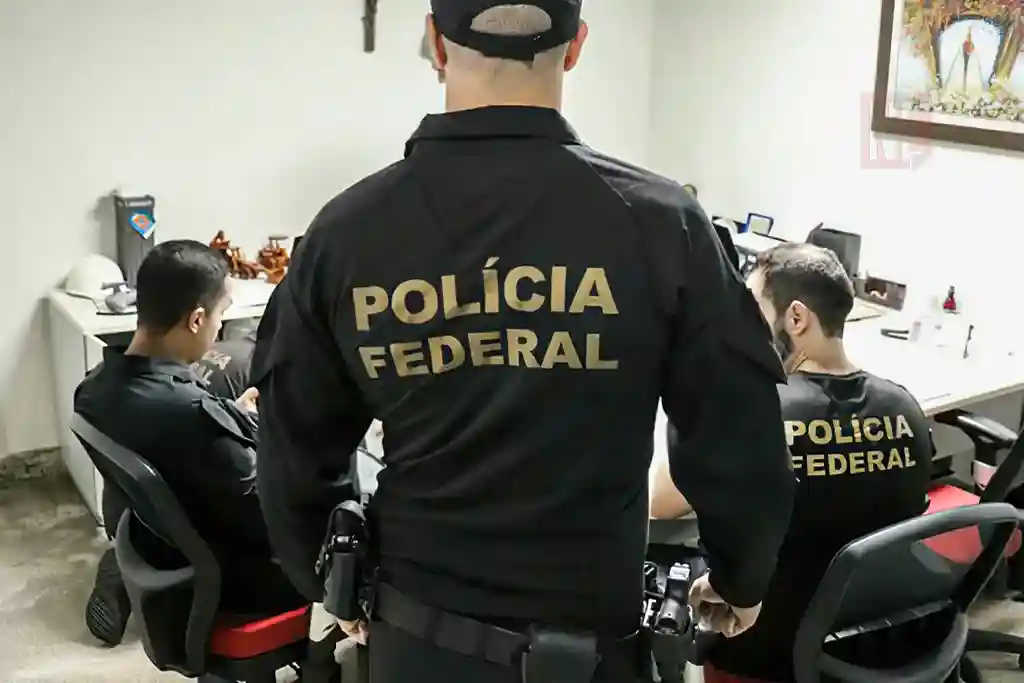 Organização monitorava ilegalmente autoridades públicas e jornalistas