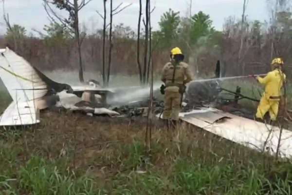 FAB intercepta avião em território nacional