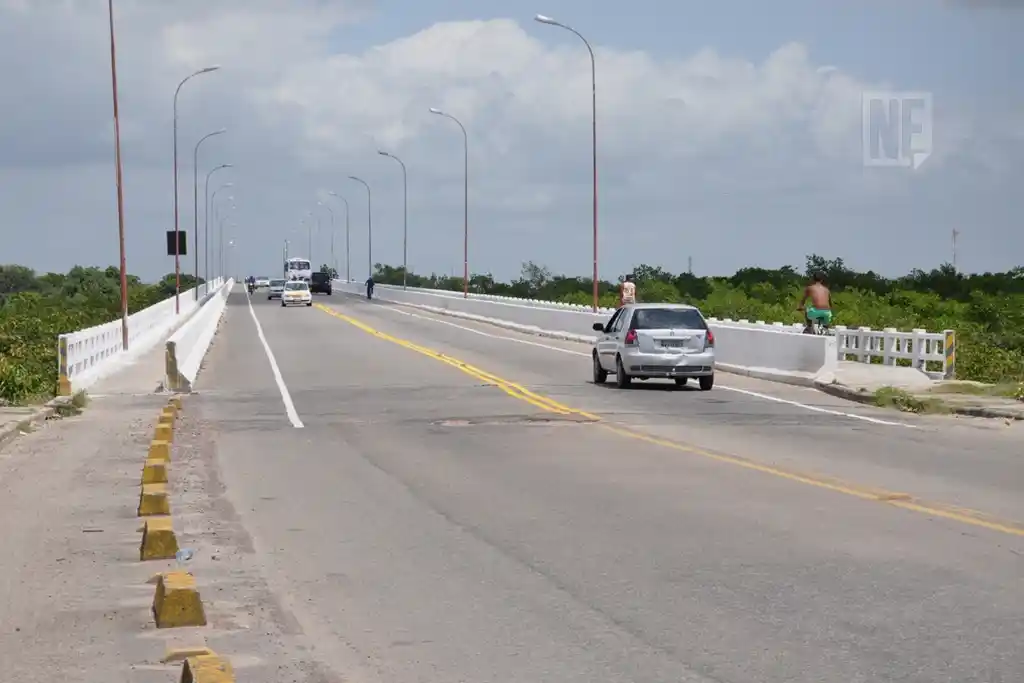 Ponte sobre o Rio do Sal