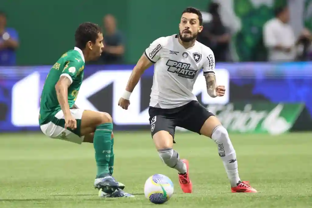 Gregore marcou para o Glorioso na partida contra o Palmeiras