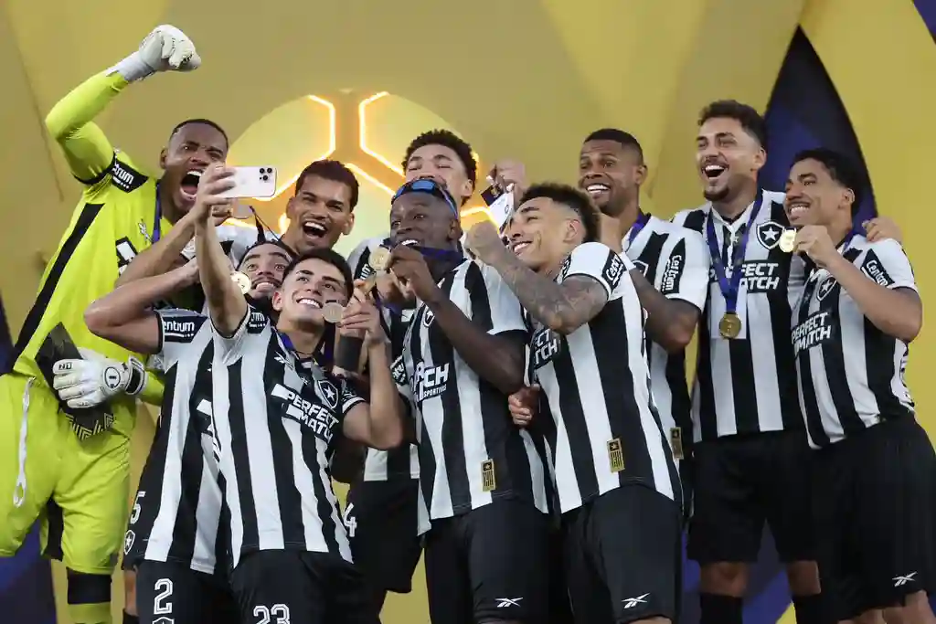 Botafogo derrota o São Paulo e conquista Brasileirão de 2024