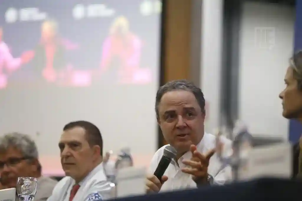 Entrevista coletiva da equipe médica que está cuidando do presidente Lula no hospital. Sírio Libanês. Esq/Dir DR. José Guilherme Caldas, Dr Rogério Tuma, Dr. Roberto Kalil, Dra Ana Helena Germoglio e Dr. Marcos Stavale - São Paulo (SP), 12/12/2024.