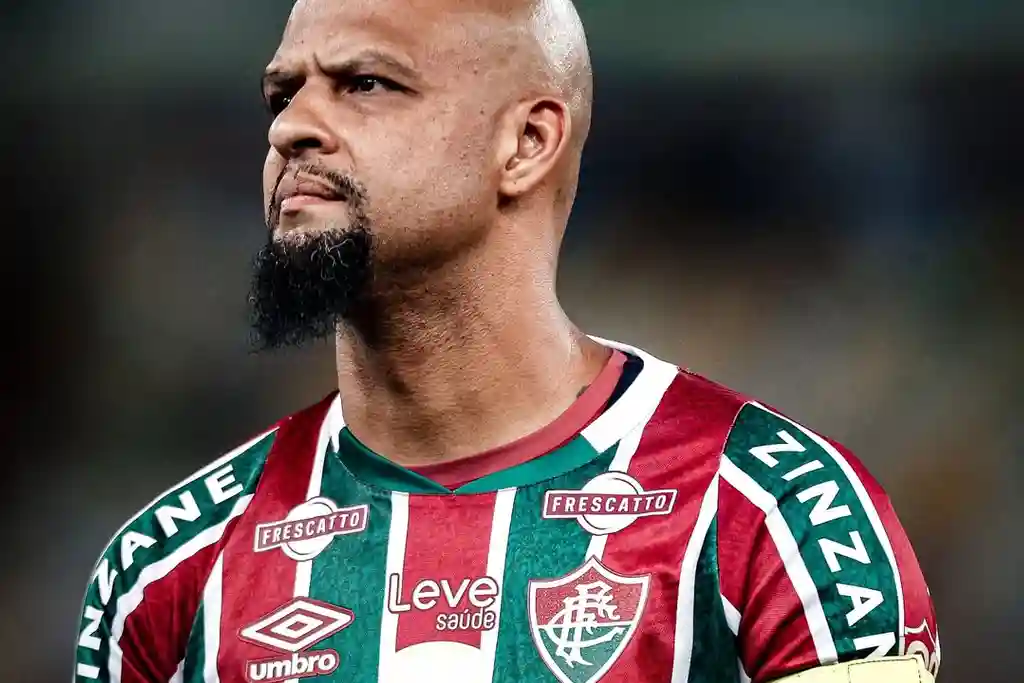 Jogador Felipe Melo anuncia aposentadoria do futebol