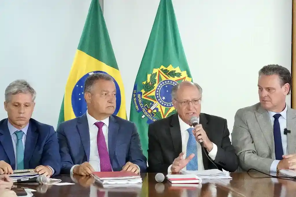 Ministro do Desenvolvimento Agrário e Agricultura Familiar Paulo Teixeira, ministro da Casa Civil Rui Cosa, vice Presidente da República Geraldo Alckmin e o ministro da Agricultura Carlos Fávaro durante anúncio de medidas para redução do preço dos alimentos, no Palácio do Planalto – Brasília (DF), 06/03/2025