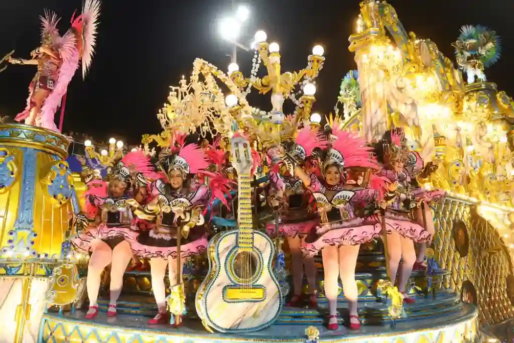 Beija-Flor de Nilópolis desfila no segundo dia de carnaval do grupo Especial na Marquês de Sapucaí, na região central do Rio de Janeiro – 03/03/2025